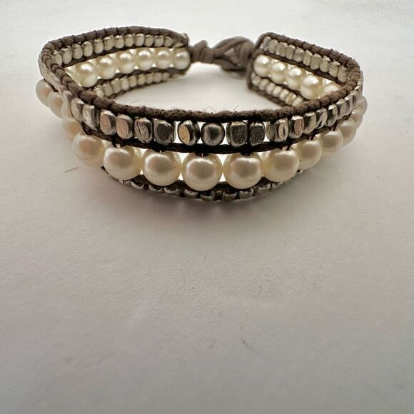 AEO faux pearl leather wrap bracelet - Picture 10 of 10